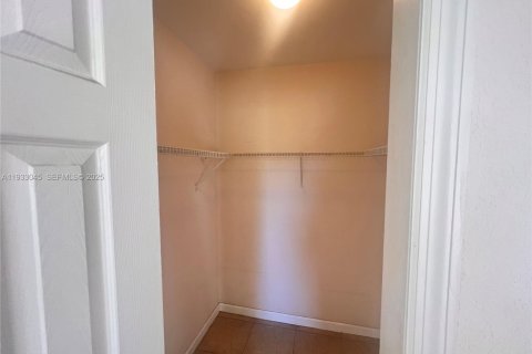 Снять в аренду квартиру в Норт-Майами, Флорида 1 спальня, 66.89м2, № 1991817 - фото 4