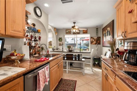 House in Punta Gorda, Florida 3 bedrooms, 201.51 sq.m. № 1724857 - photo 8