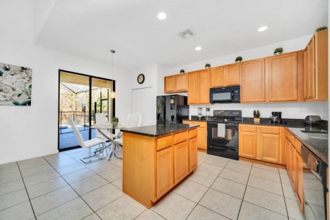 Casa en alquiler en Kissimmee, Florida, 6 dormitorios, 267 m2 № 1658186 - foto 6