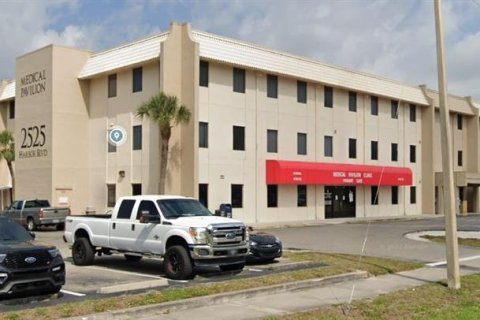 Commercial property in Port Charlotte, Florida 597.36 sq.m. № 2134698
