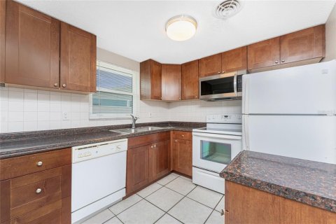 Copropriété à vendre à Englewood, Floride: 2 chambres, 65.03 m2 № 2229210 - photo 5