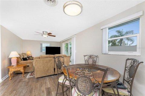 Copropriété à vendre à Englewood, Floride: 2 chambres, 65.03 m2 № 2229210 - photo 18