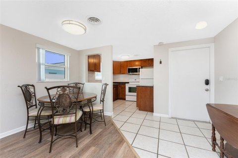 Copropriété à vendre à Englewood, Floride: 2 chambres, 65.03 m2 № 2229210 - photo 11