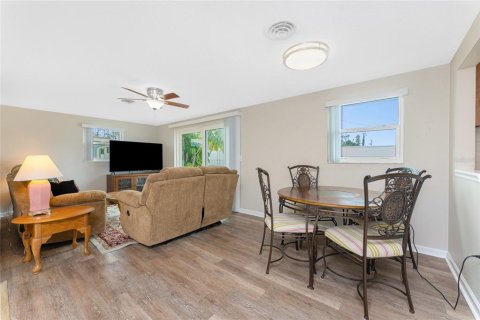 Copropriété à vendre à Englewood, Floride: 2 chambres, 65.03 m2 № 2229210 - photo 6