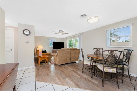 Copropriété à vendre à Englewood, Floride: 2 chambres, 65.03 m2 № 2229210 - photo 10