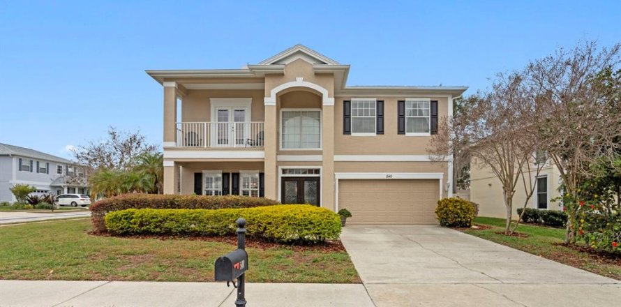 House in Safety Harbor, Florida 3 bedrooms, 242.1 sq.m. № 2395915