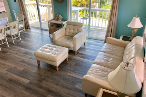 Commercial property in Madeira Beach, Florida 3 bedrooms, 169.73 sq.m. № 2322740 - photo 6