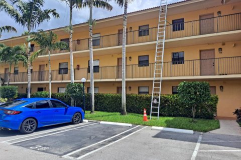 Condo in Coral Springs, Florida, 2 bedrooms  № 2384868 - photo 20