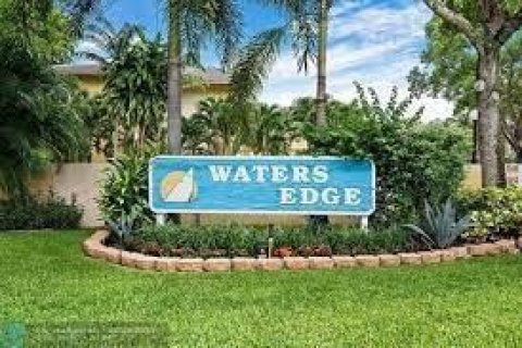 Condo in Coral Springs, Florida, 2 bedrooms  № 2384868 - photo 22