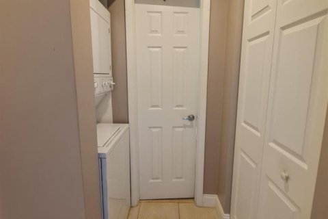 Condo in Coral Springs, Florida, 2 bedrooms  № 2384868 - photo 13