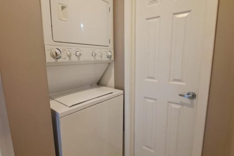 Condo in Coral Springs, Florida, 2 bedrooms  № 2384868 - photo 12