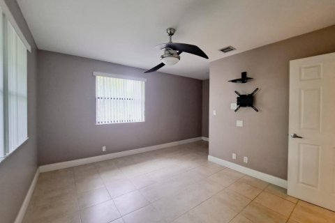 Condo in Coral Springs, Florida, 2 bedrooms  № 2384868 - photo 7