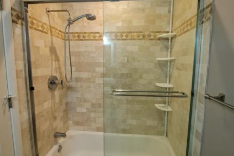 Condo in Coral Springs, Florida, 2 bedrooms  № 2384868 - photo 16