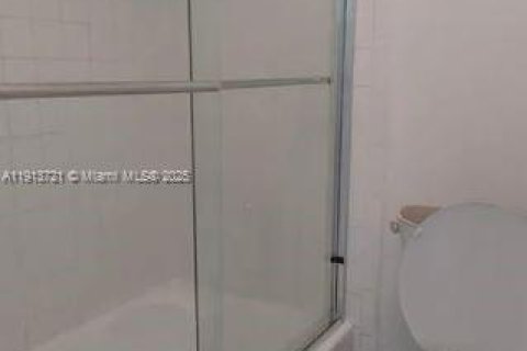 Купить кондоминиум в Норт-Майами-Бич, Флорида 1 спальня, 72.28м2, № 1968466 - фото 6