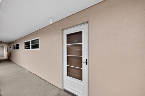 Condo in South Pasadena, Florida, 2 bedrooms  № 2142010 - photo 30