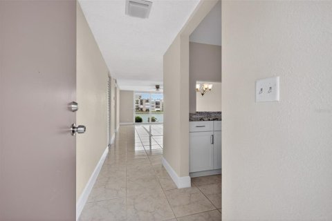 Condo in South Pasadena, Florida, 2 bedrooms  № 2142010 - photo 3