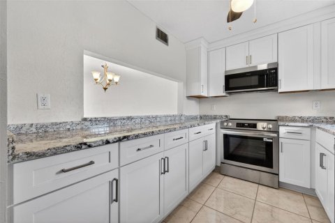 Condo in South Pasadena, Florida, 2 bedrooms  № 2142010 - photo 7