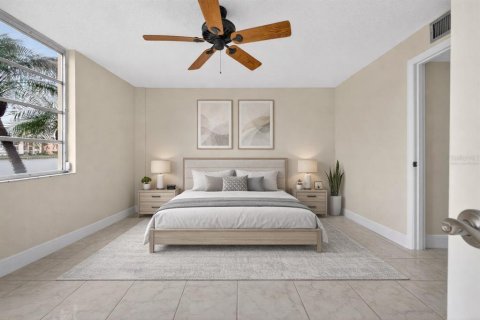 Condo in South Pasadena, Florida, 2 bedrooms  № 2142010 - photo 15