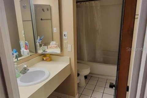 Condo in Haines City, Florida, 2 bedrooms  № 2235558 - photo 8