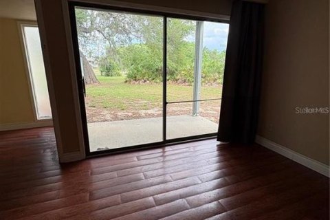 Condo in Haines City, Florida, 2 bedrooms  № 2235558 - photo 5