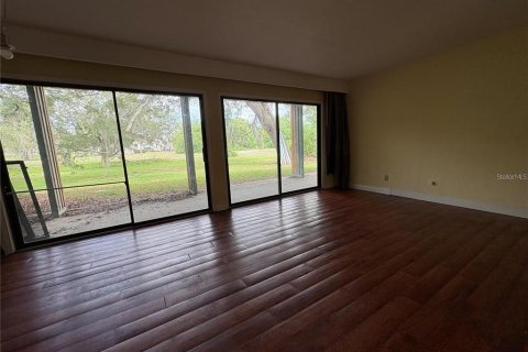 Condo in Haines City, Florida, 2 bedrooms  № 2235558 - photo 4
