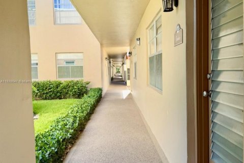 Condo in Delray Beach, Florida, 1 bedroom  № 1800881 - photo 5