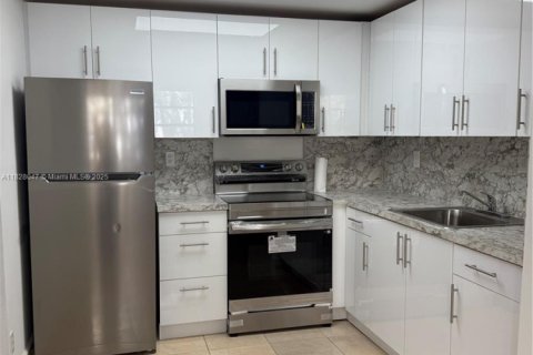 Condo in Delray Beach, Florida, 1 bedroom  № 1800881 - photo 15