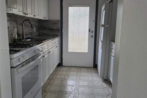 Condominio en venta en Miami Gardens, Florida, 2 dormitorios, 83.8 m2 № 2036914 - foto 4