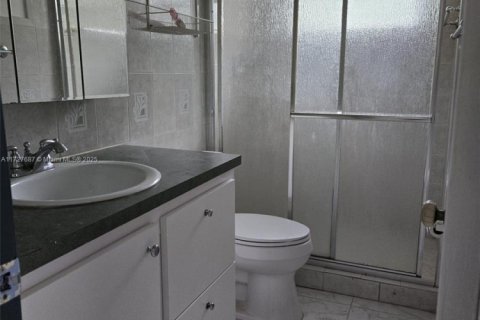 Condominio en venta en Miami Gardens, Florida, 2 dormitorios, 83.8 m2 № 2036914 - foto 11