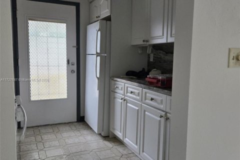 Condominio en venta en Miami Gardens, Florida, 2 dormitorios, 83.8 m2 № 2036914 - foto 3