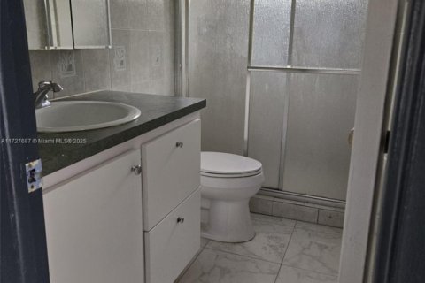 Condominio en venta en Miami Gardens, Florida, 2 dormitorios, 83.8 m2 № 2036914 - foto 10