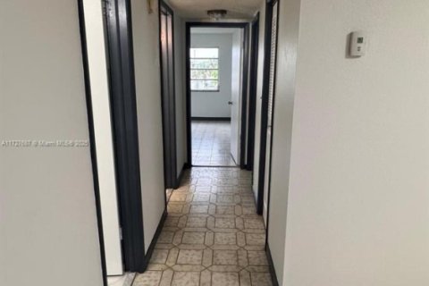 Condominio en venta en Miami Gardens, Florida, 2 dormitorios, 83.8 m2 № 2036914 - foto 26