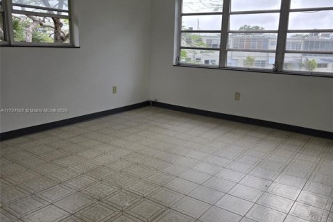 Condominio en venta en Miami Gardens, Florida, 2 dormitorios, 83.8 m2 № 2036914 - foto 7
