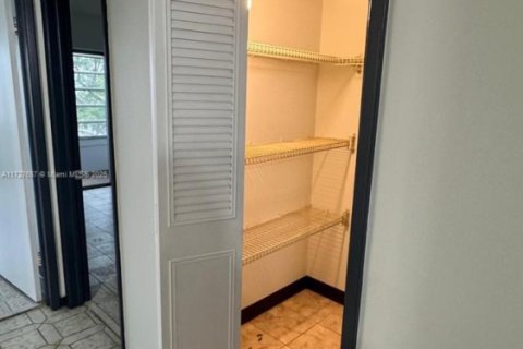 Condominio en venta en Miami Gardens, Florida, 2 dormitorios, 83.8 m2 № 2036914 - foto 24
