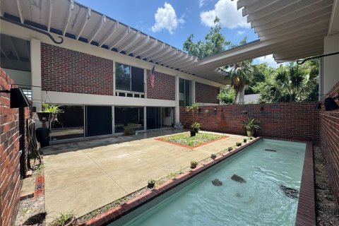 House in Winter Haven, Florida 5 bedrooms, 578.97 sq.m. № 1774985 - photo 13