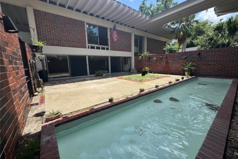 House in Winter Haven, Florida 5 bedrooms, 578.97 sq.m. № 1774985 - photo 14