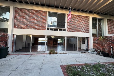 House in Winter Haven, Florida 5 bedrooms, 578.97 sq.m. № 1774985 - photo 12