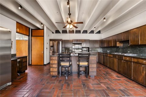 House in Winter Haven, Florida 5 bedrooms, 578.97 sq.m. № 1774985 - photo 17