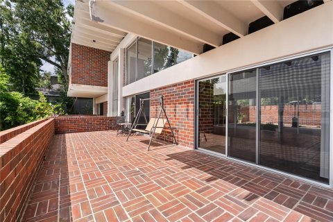 House in Winter Haven, Florida 5 bedrooms, 578.97 sq.m. № 1774985 - photo 22