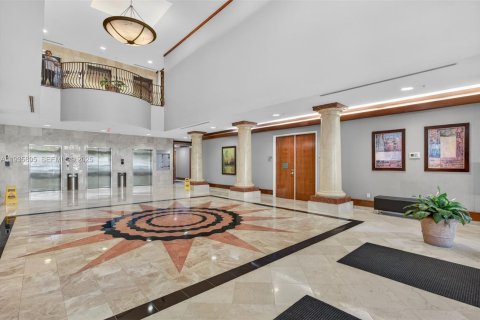 Commercial property in Miami, Florida № 1994087 - photo 3