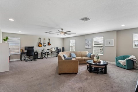 House in Land O' Lakes, Florida 5 bedrooms, 309.92 sq.m. № 2095407 - photo 19