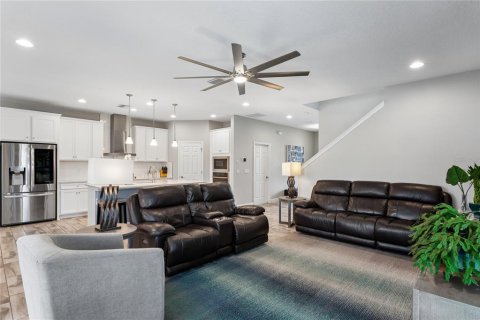 House in Land O' Lakes, Florida 5 bedrooms, 309.92 sq.m. № 2095407 - photo 6