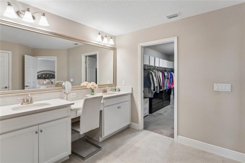 House in Land O' Lakes, Florida 5 bedrooms, 309.92 sq.m. № 2095407 - photo 29
