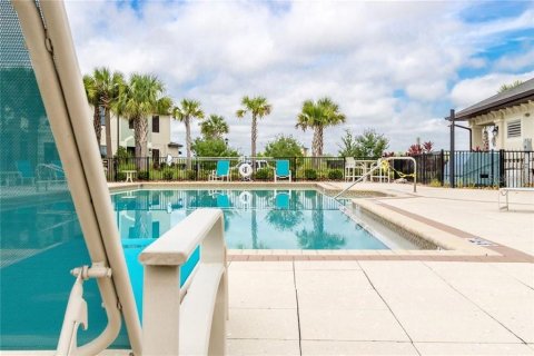 Townhouse in Wesley Chapel, Florida 3 bedrooms, 172.15 sq.m. № 1912961 - photo 6