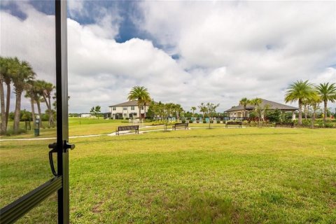 Townhouse in Wesley Chapel, Florida 3 bedrooms, 172.15 sq.m. № 1912961 - photo 5