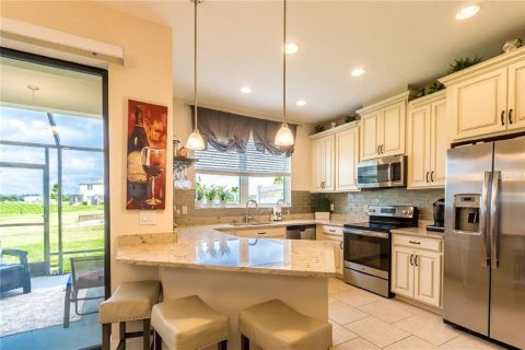 Townhouse in Wesley Chapel, Florida 3 bedrooms, 172.15 sq.m. № 1912961 - photo 10