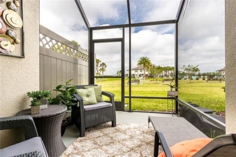 Townhouse in Wesley Chapel, Florida 3 bedrooms, 172.15 sq.m. № 1912961 - photo 4
