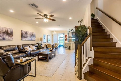 Townhouse in Wesley Chapel, Florida 3 bedrooms, 172.15 sq.m. № 1912961 - photo 12