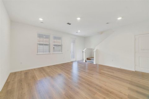Townhouse in Oviedo, Florida 4 bedrooms, 170.57 sq.m. № 1521525 - photo 10