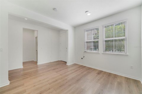 Townhouse in Oviedo, Florida 4 bedrooms, 170.57 sq.m. № 1521525 - photo 12